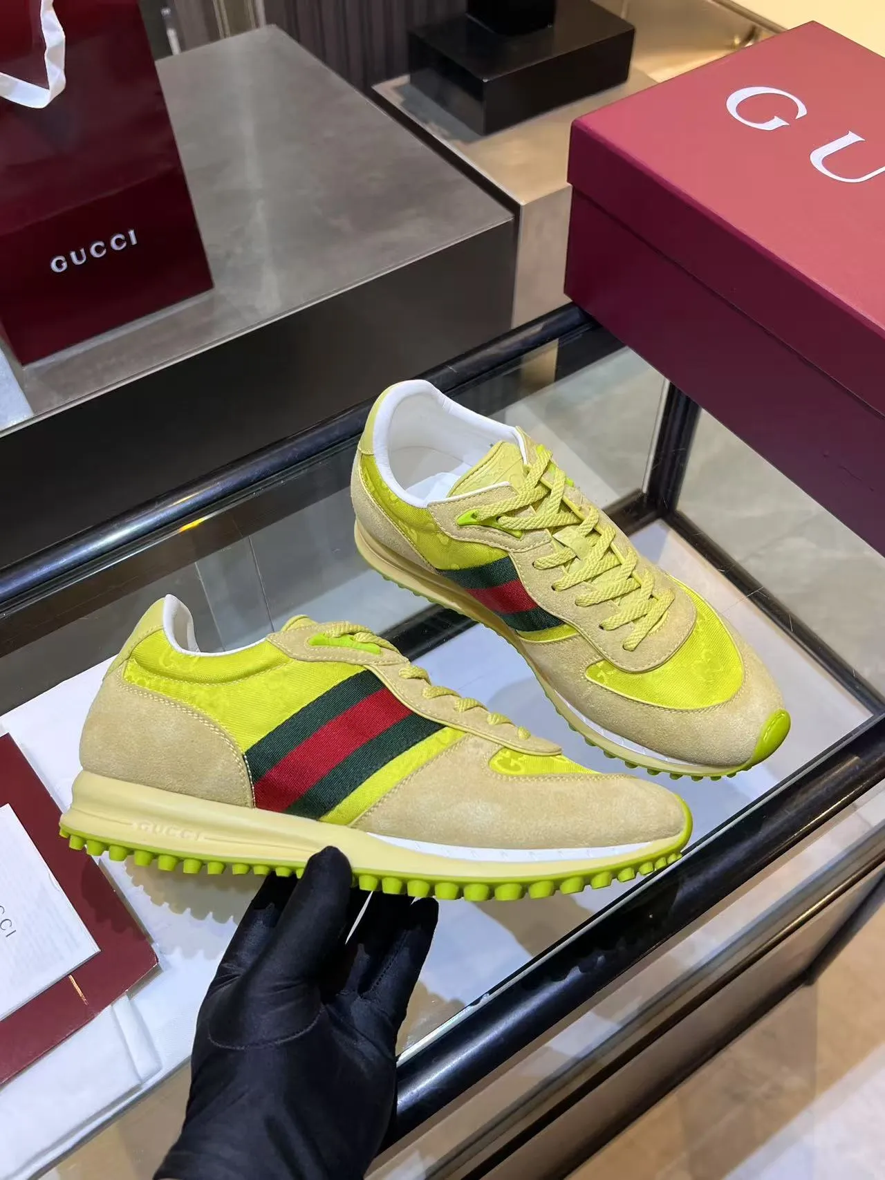Men's Men's Shoes 💰620💰 Gucci Gucci Top Version Latest Catwalk Style Re-Motion Series Thick-soled Casual Sneakers Original Purchased, Developed and Made. This sneaker has a detachable and adjustable ankle strap, adding a dynamic item to the 2025 spring and summer series. The light and flexible outsole has been specially treated and is filled with a strong retro style. Exquisite packaging at the delivery counter 🛍📦 ▪️Fabrics: Original custom imported first-layer cowhide ▪️Inner lining: Original custom-made breathable mesh ▪️Sole: Original molded TPU material ▪️Sole thickness: 3.5CM ▪️Size: 39-44 (customized at 38.45.46)